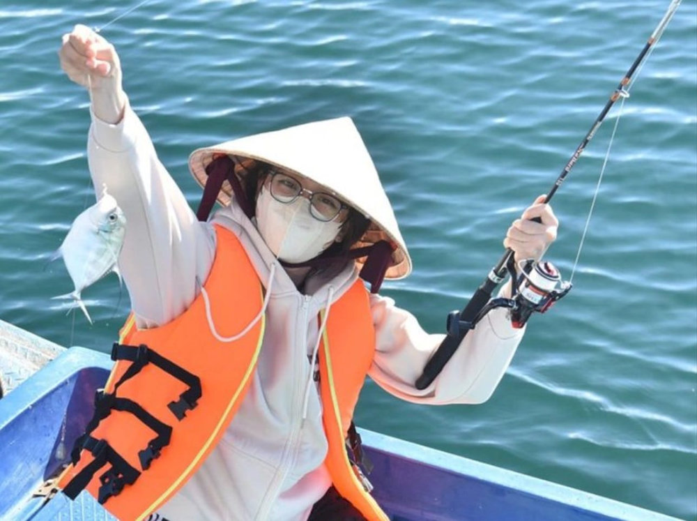 The fishing tour prices start from approximately USD 6.5 per person 